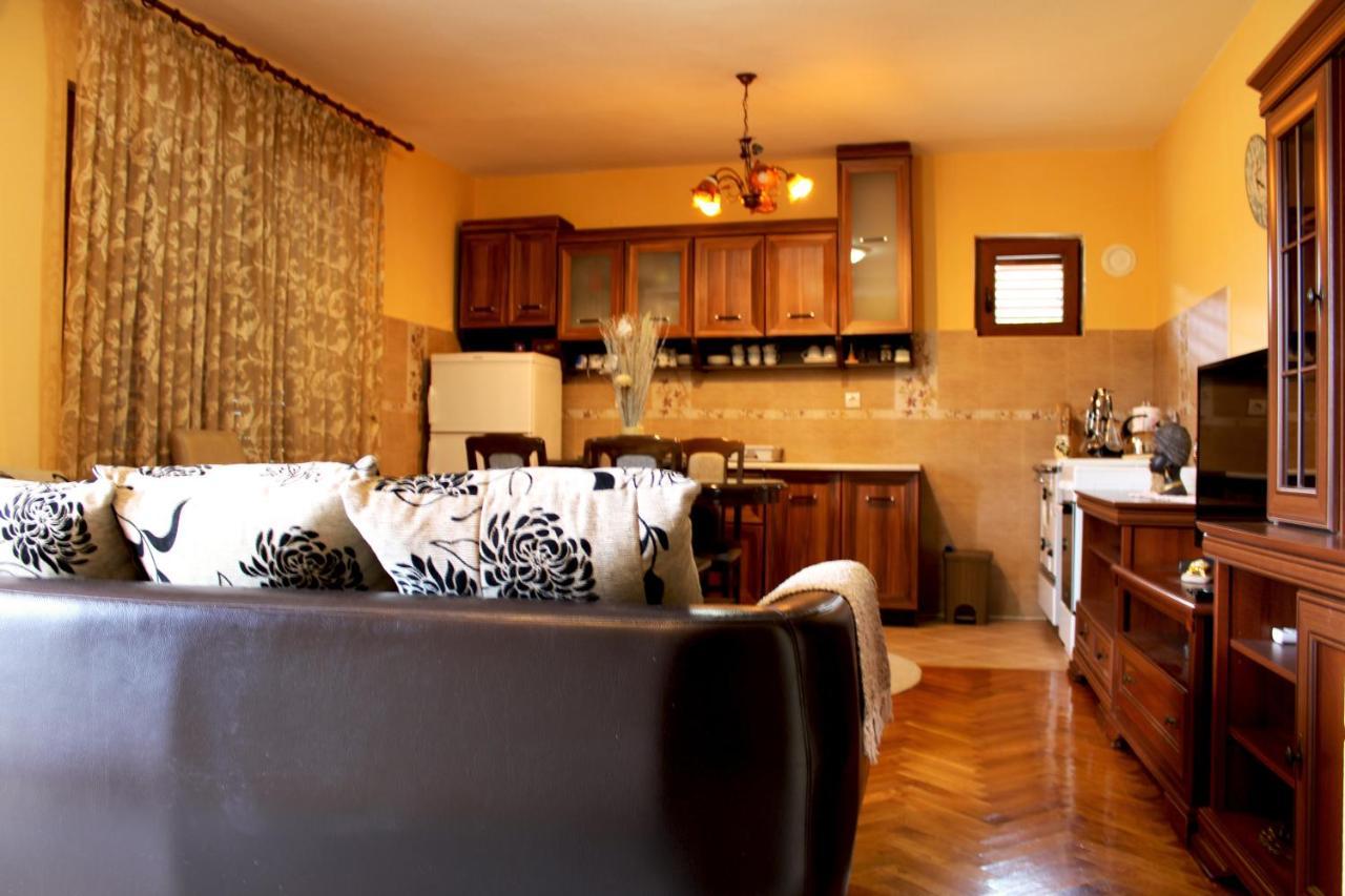 Holiday Home Gazevic Virpazar Luaran gambar